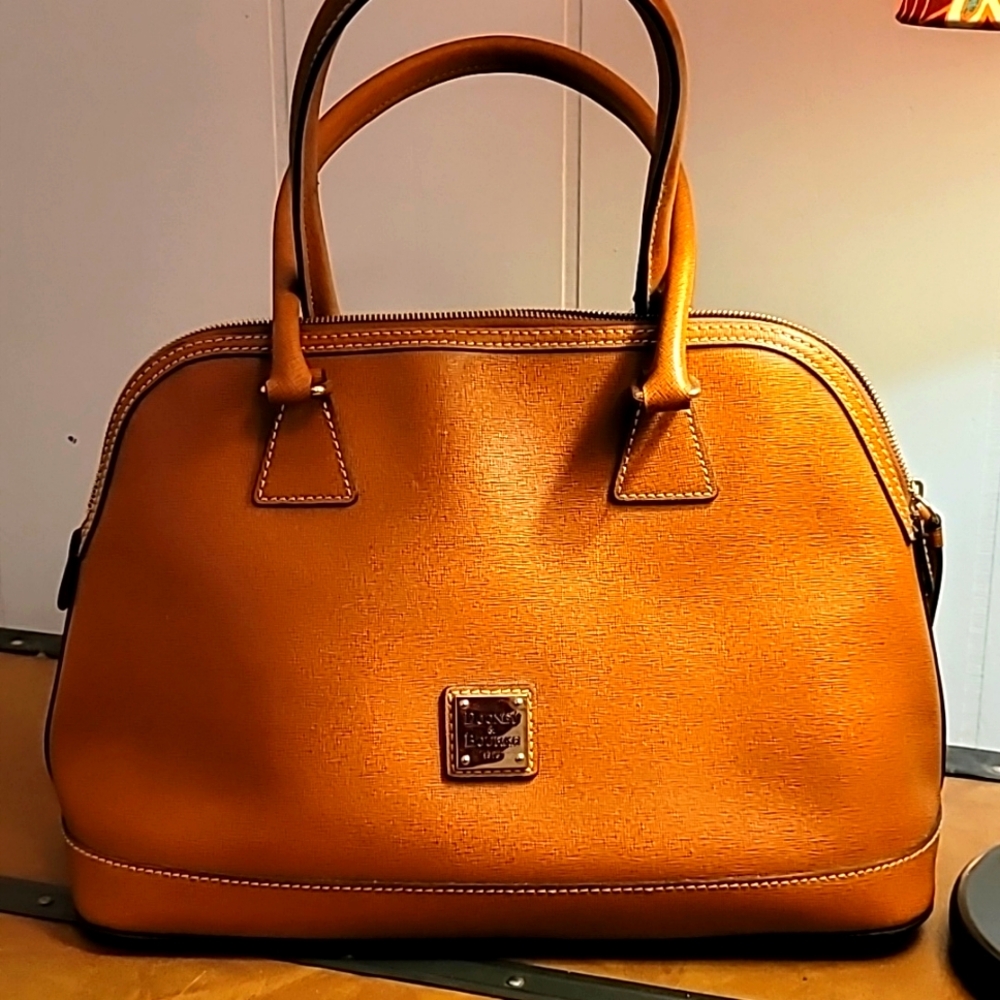 Dooney & Bourke Saffiano Leather Satchel - Shaina - like new - Natural